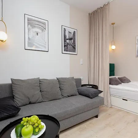 Praga Targowa By Renters Warszawa