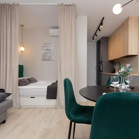 Praga Targowa By Renters Warszawa